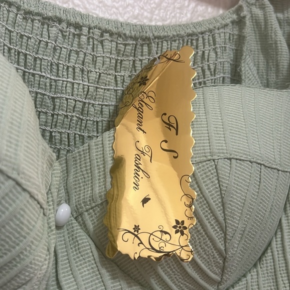 Light green boho dress in size large - Picture 6 of 9